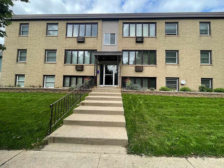 1022 Manvel St #7 — Photo 10