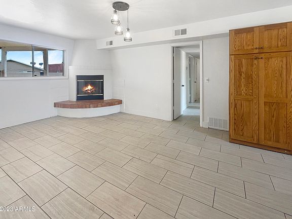 3rd image of 1219 E AVENIDA ELLENA --