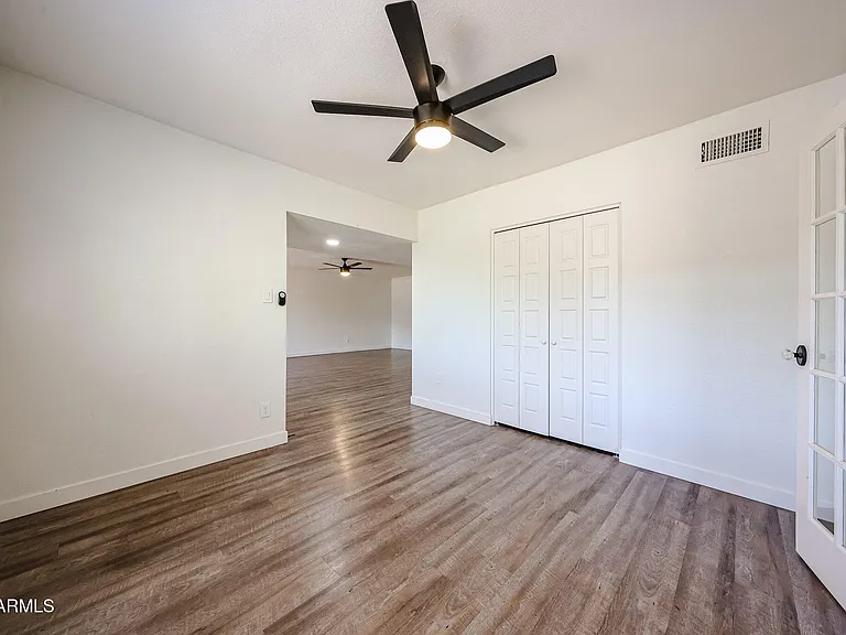 1803 W Maryland Ave — Photo 10