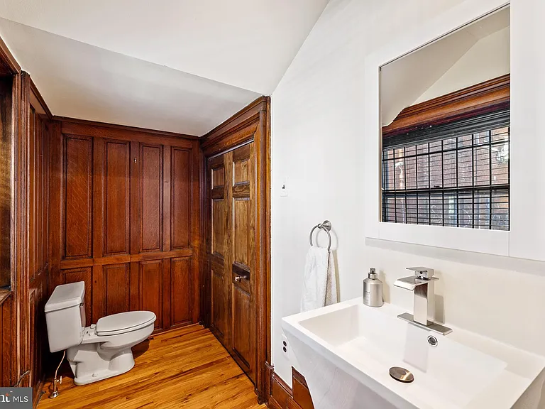 251 S 22nd St #A — Photo 27