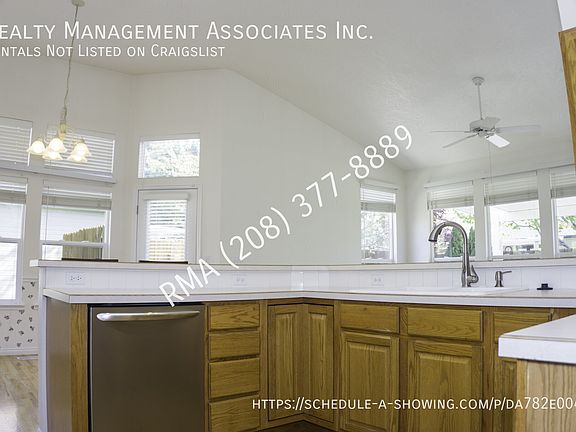 5th image of 1126 N Hiltonhead Way