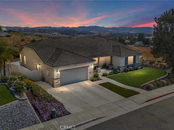 402 Buena Mesa Dr, Calimesa, CA 92320