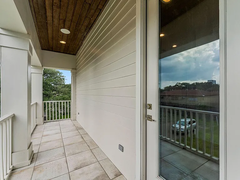 426 Marshall St — Photo 28