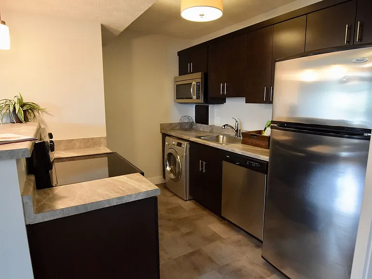 628 Park Ave — Photo 71