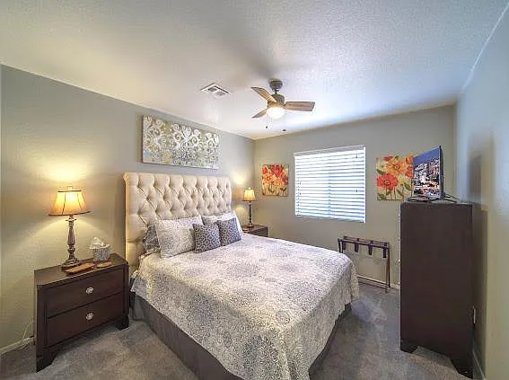 5560 W Dove Of Peace Dr — Photo 13