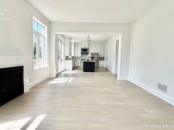 4th image of 32 Moreau Way