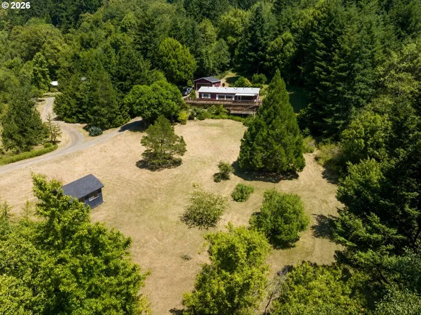 32051 Cedar Valley Rd, Gold Beach, OR 97444