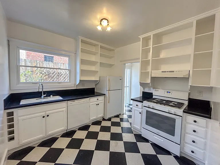 1640 N Normandie Ave #1 — Photo 14