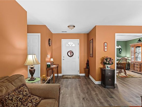 5th image of 898 Winterside Ln