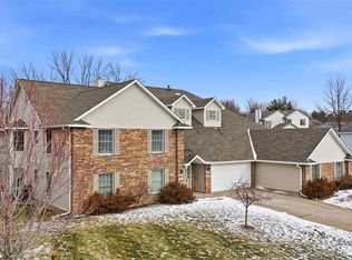 2382 Willowbrooke Ln, Iowa City, IA 52246