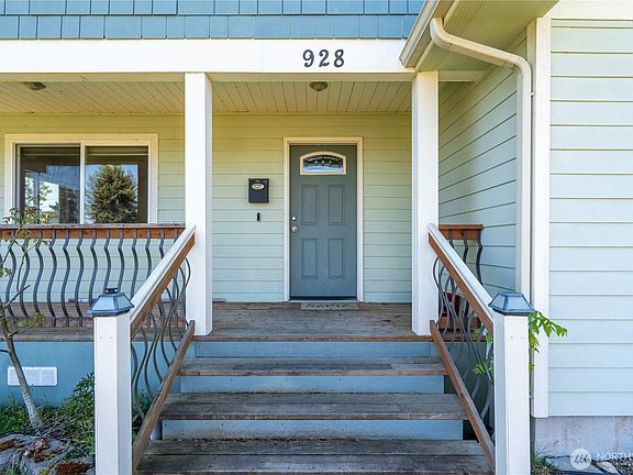 4th image of 928 W Cherry Street