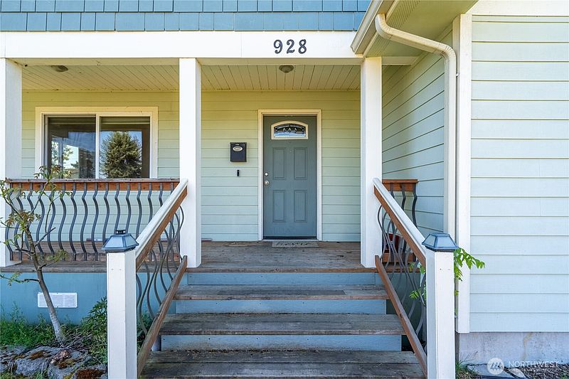 4th image of 928 W Cherry Street