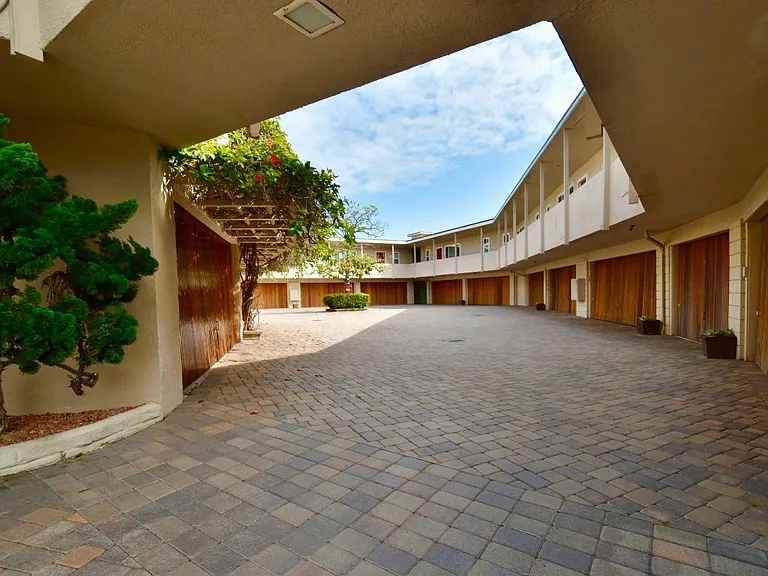 31561 Table Rock Dr #105 — Photo 36