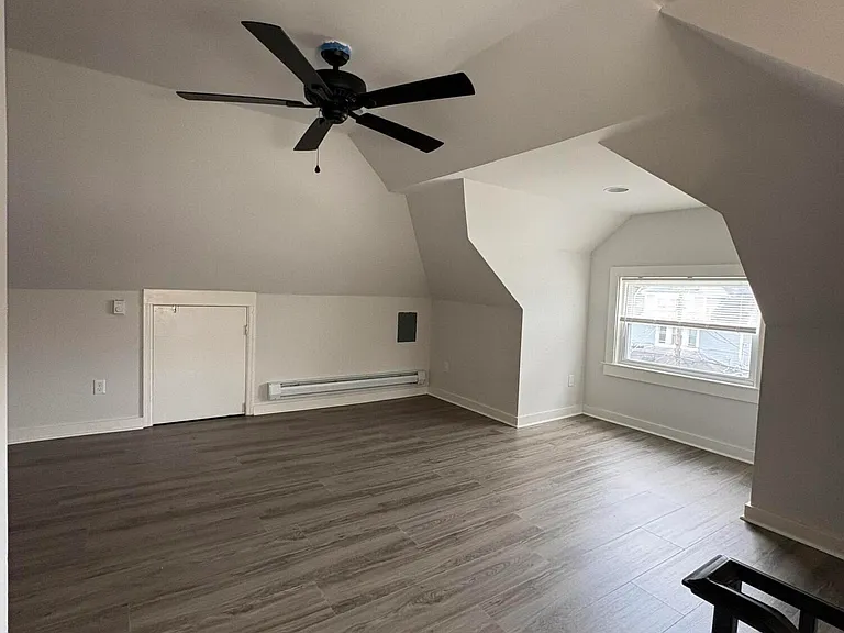 24 Waverly Pl #B-RED — Photo 7