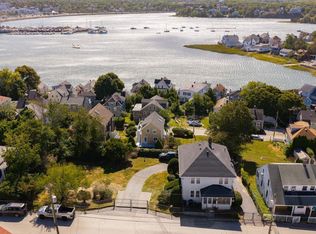 28 Roosevelt Ave, Hull, MA 02045