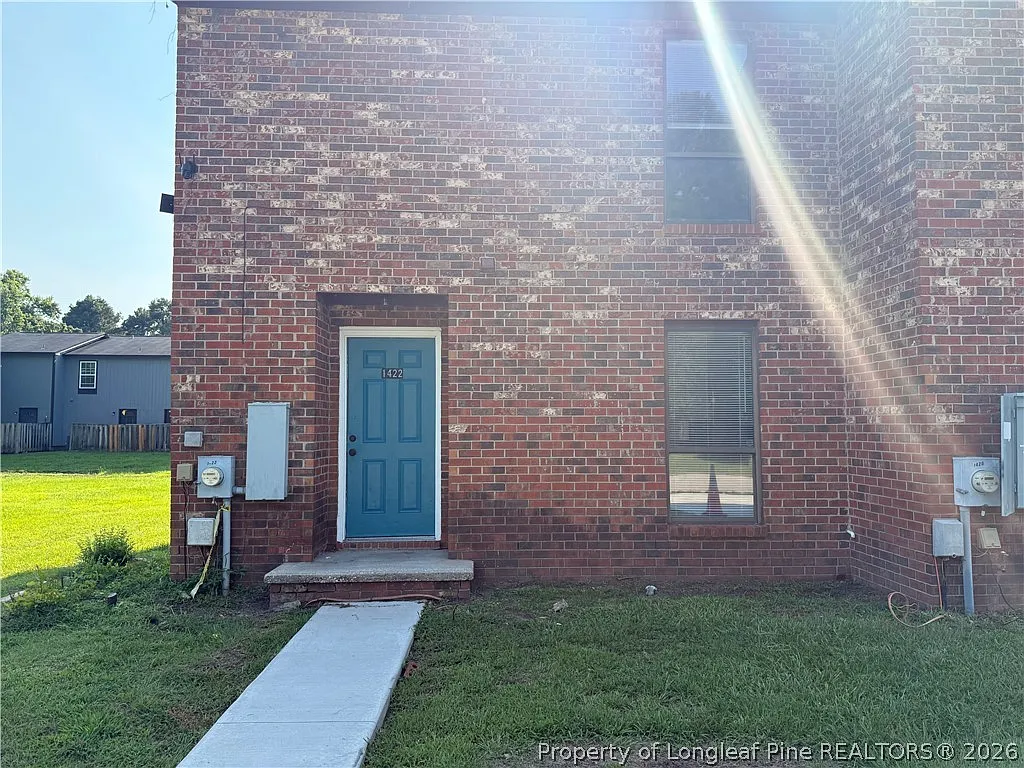 2 bed, 2.5 bath, 1294 sqft, $1,200 — Photo 1