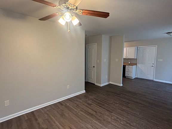 4th image of 4003 Elam St