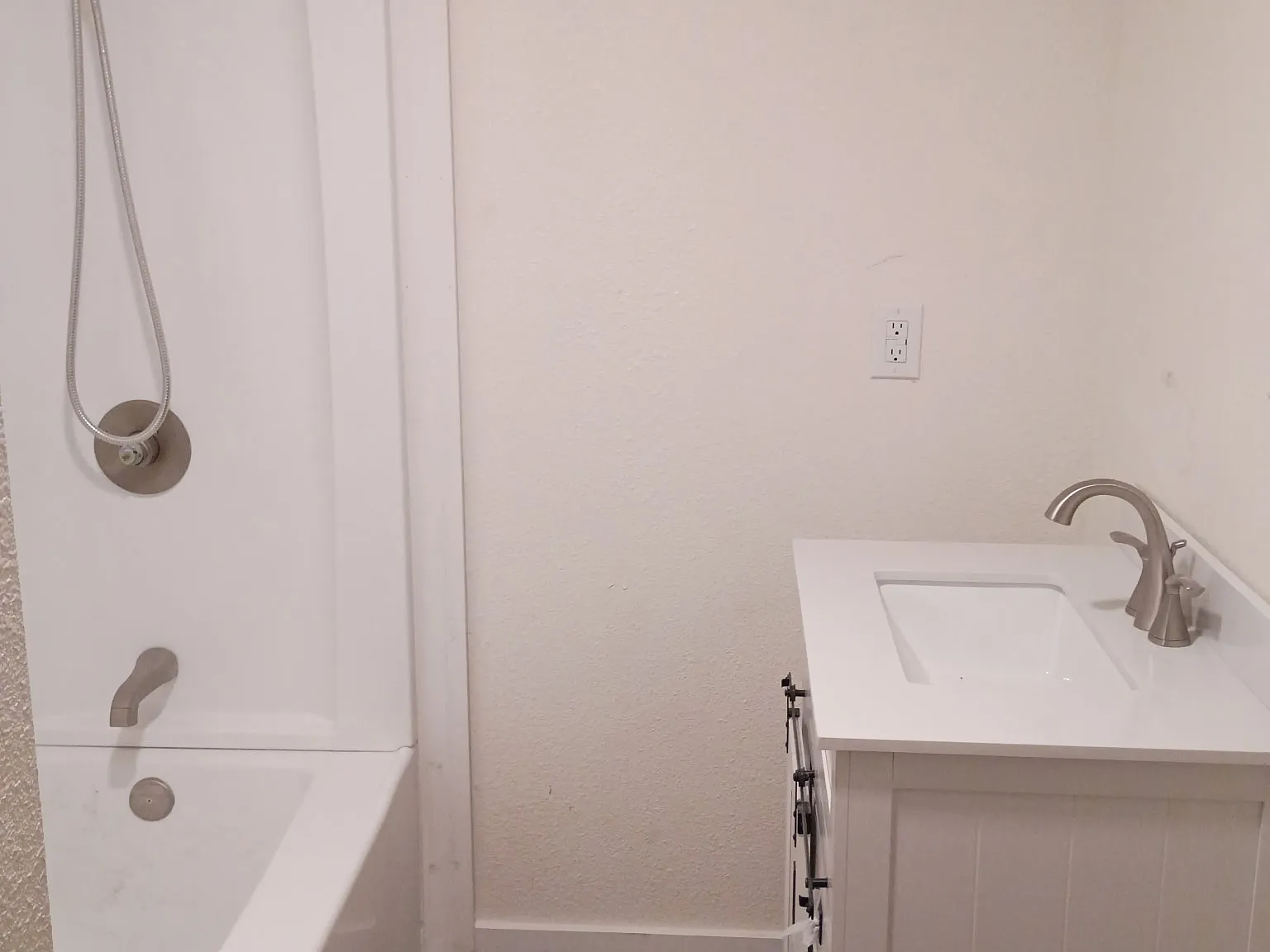3 bed, 1800 sqft, $1,850 — Photo 4