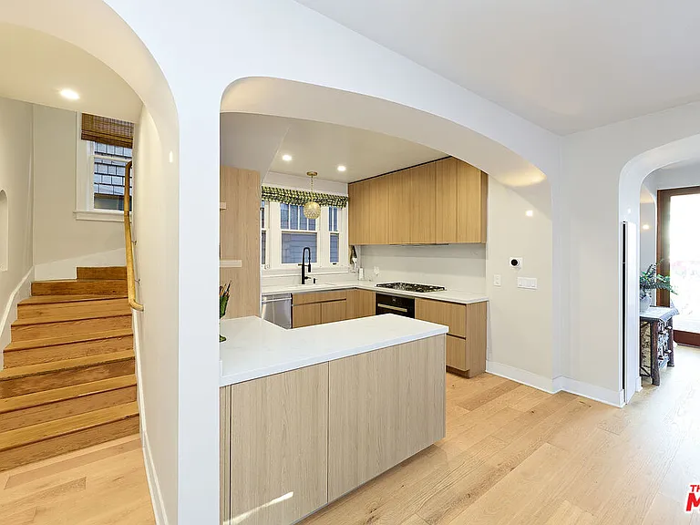 34 Park Ave — Photo 21