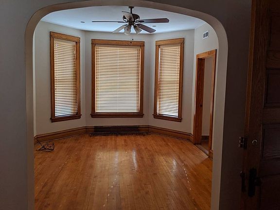 5th image of 2731 N Kedzie Ave