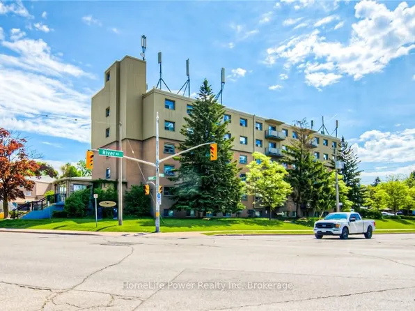 283 Fairway Rd N #501, Kitchener, ON N2A 2P1