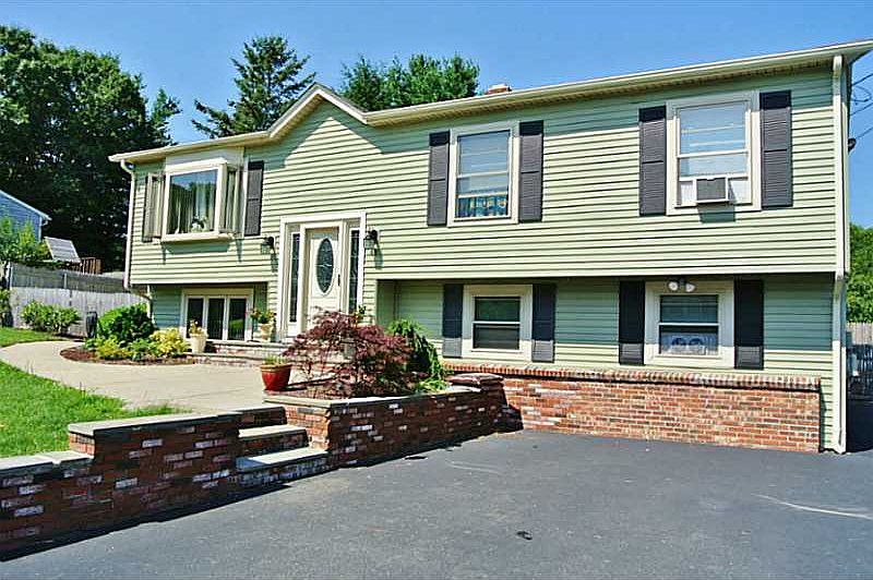 1st image of 49 Acorn Ln
