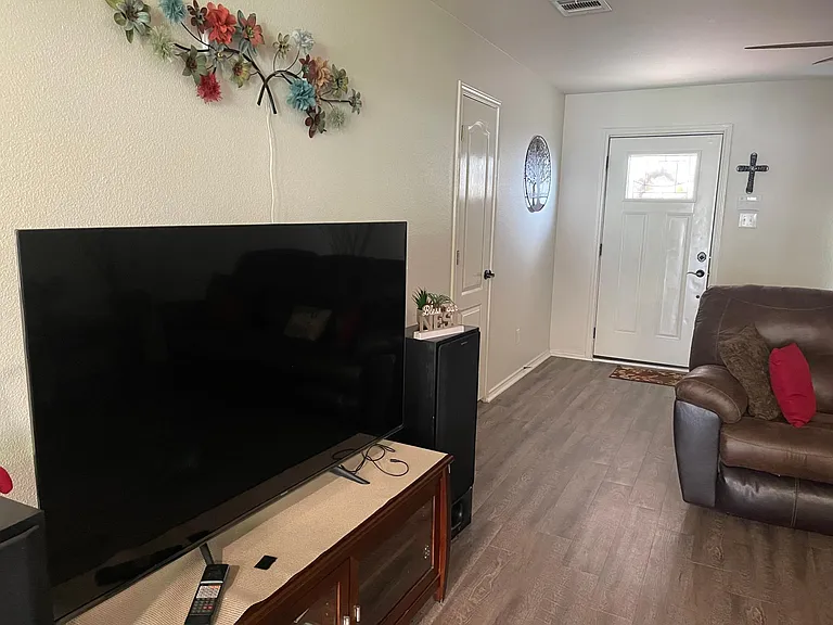 10531 Marengo Ln — Photo 7