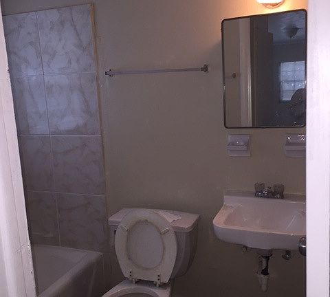 3rd image of 1406 College Park Ct APT A