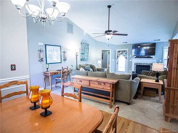 4th image of 1104 White Water Cir