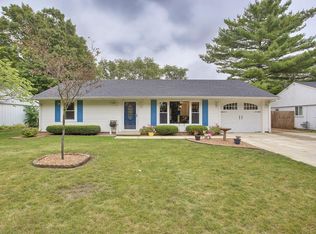 1402 S Duncan Rd, Champaign, IL 61821