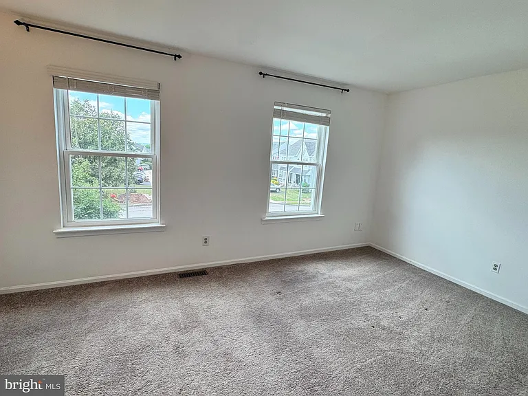 2371 Norrington Dr W — Photo 15