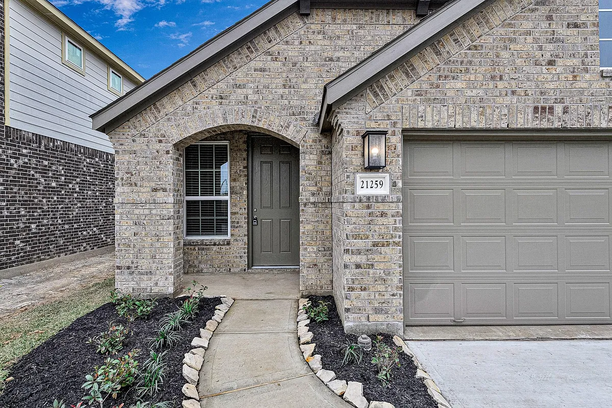 Building Photo - 21259 Shore Bluff Dr