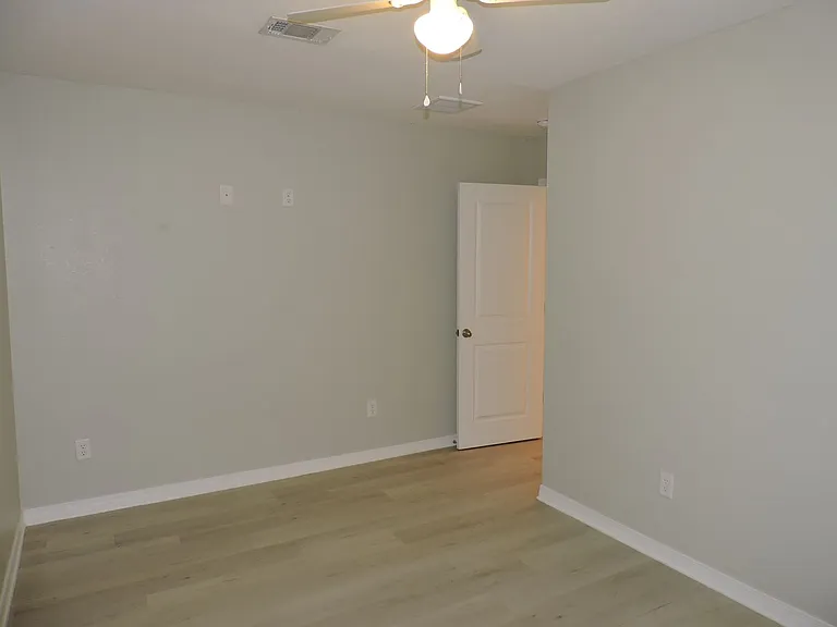 1000 Polk Ave — Photo 21