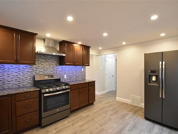 5th image of 91 Cornell Ave