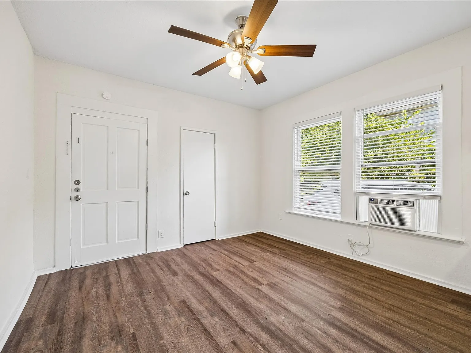 Studio, 1.0 bath, 2880 sqft, $1,050 — Photo 2