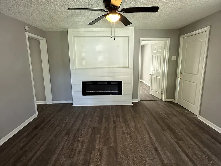 2128 Mayfield Ave SW — Photo 3