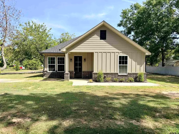 5350 1st St, Chandler, TX 75758