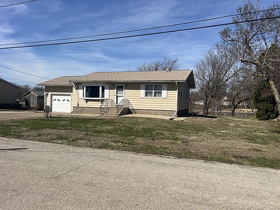 2nd image of 505 N Maple St