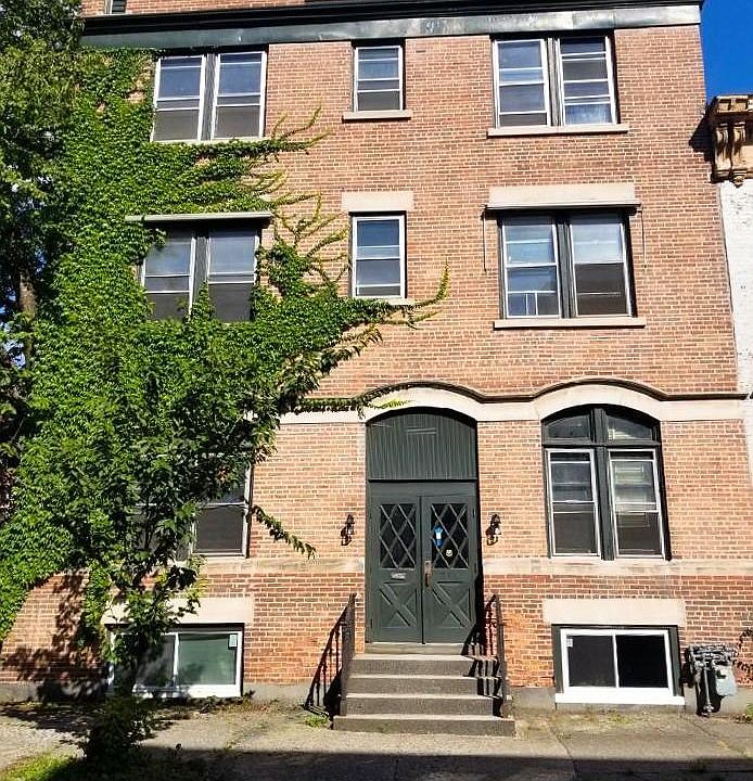 1st image of 240 2nd St #4