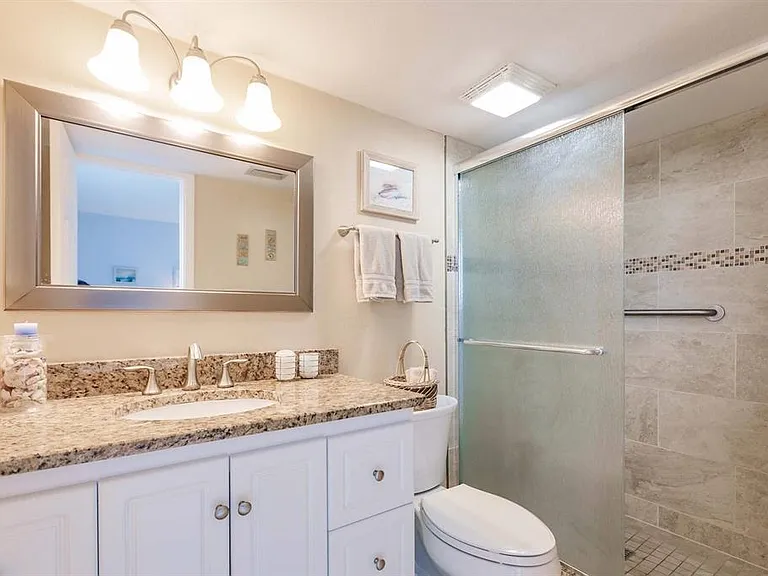 1125 W Peppertree Dr #501 — Photo 16