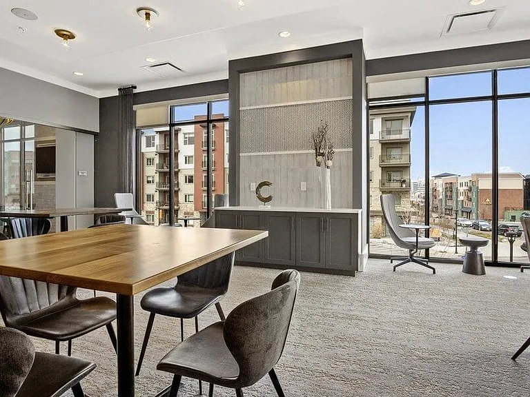 Seven Skies Apartments — Photo 29