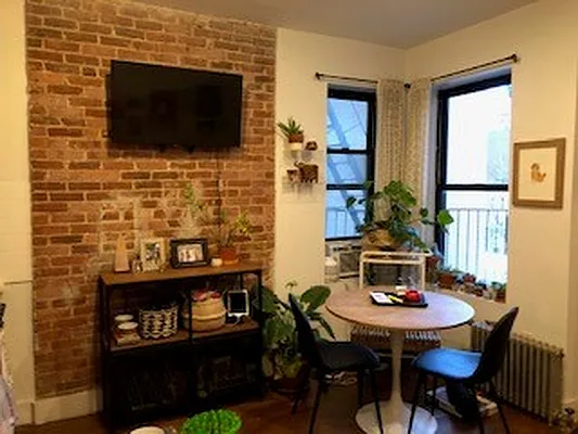 Rented by Trion Real Estate Management | media 11