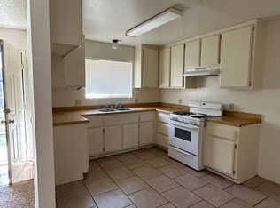 21300 Golden Hills Blvd APT B, Tehachapi, CA 93561