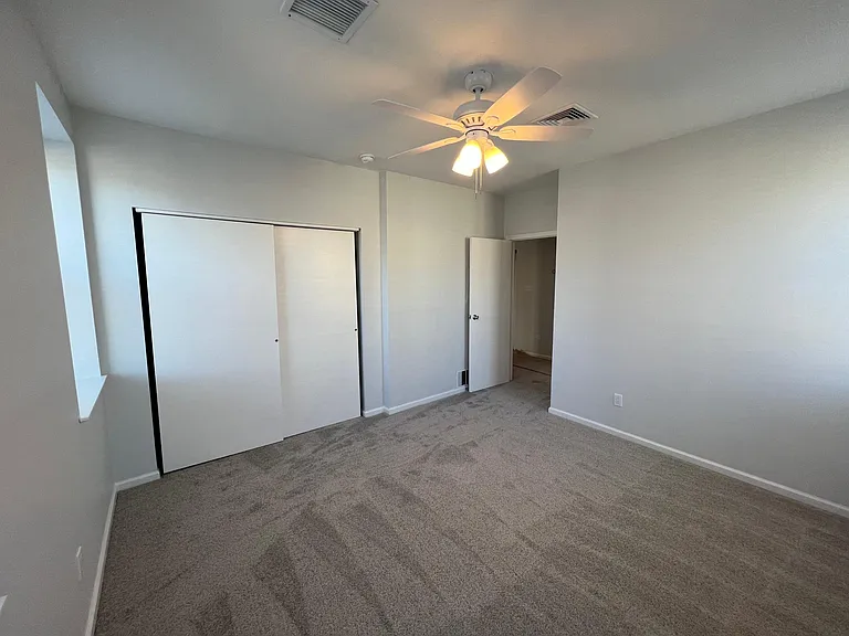 375 Dupont St #2F — Photo 7