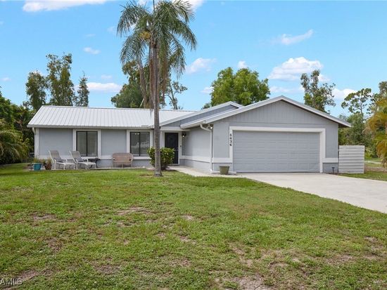 8436 Cypress Dr N, Fort Myers, FL 33967