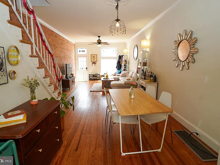 712 S Linwood Ave — Photo 3