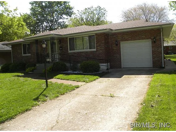 3137 Davis Ave photo 1