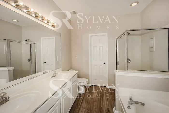 7840 The Lakes Dr — Photo 10