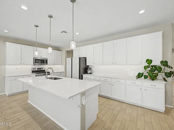 913 S 108TH Avenue, Avondale, AZ 85323