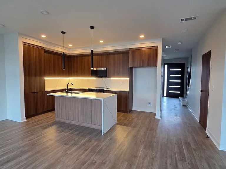 1102 Emilia Ave — Photo 6